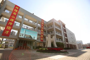博爱深耕三十一载 从深龙英才到深圳市十佳校长的教育之路
